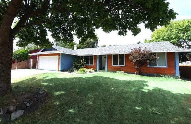 421 N Montana St Kennewick Wa Apartments For Rent