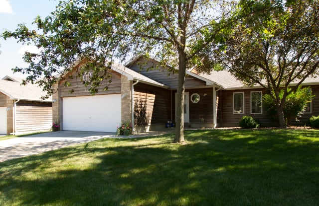 Cottage West Twin Homes Sioux Falls Sd Apartments For Rent