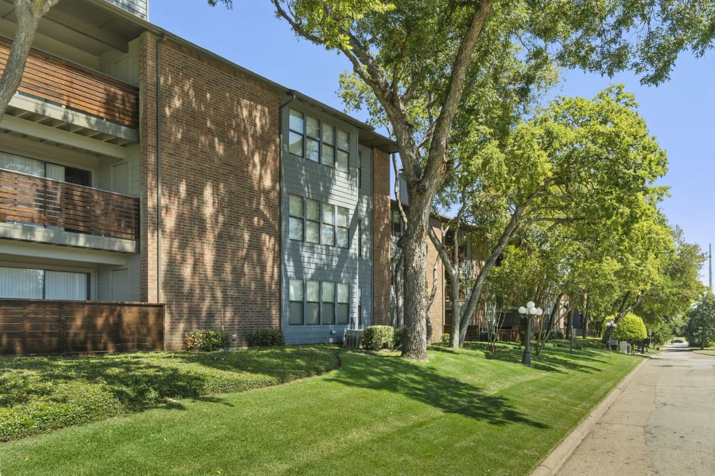 The Saxony Apartments Dallas Tx Apartments For Rent