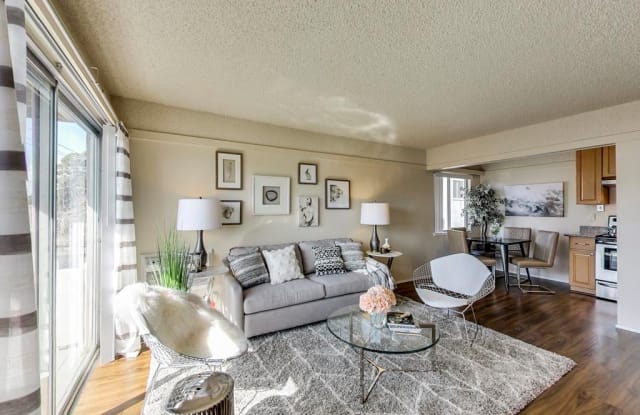 Oak And Iron A Walnut Creek Collection Walnut Creek Ca Apartments For Rent