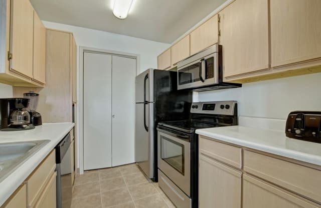 St James Place Milwaukee Wi Apartments For Rent