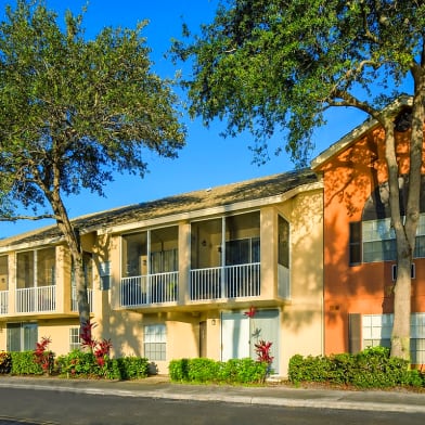 Advenir At Banyan Lake Apartments For Rent