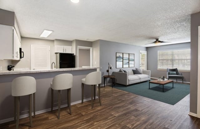 Walden Lake Apartments Plant City Fl Apartments For Rent