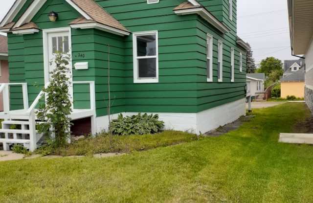 240 E Chapman St Ely Mn Apartments For Rent