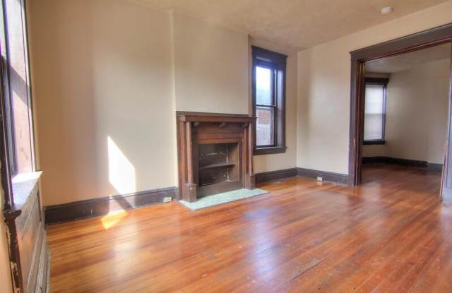 2005 Chippewa Street 1f St Louis Mo Apartments For Rent