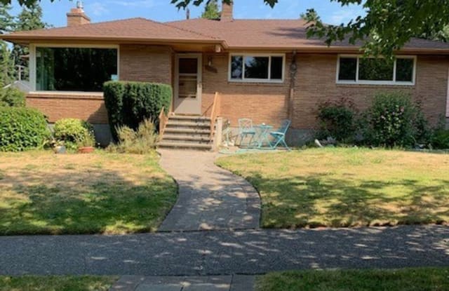 4604 Sw Austin St Seattle Wa Apartments For Rent