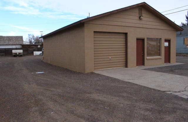 904 3rd Ave W