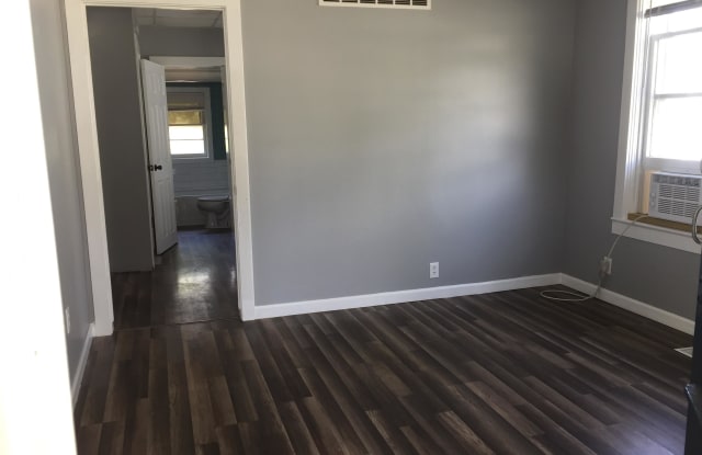 1422 East Miller Street A Jefferson City Mo Apartments For Rent