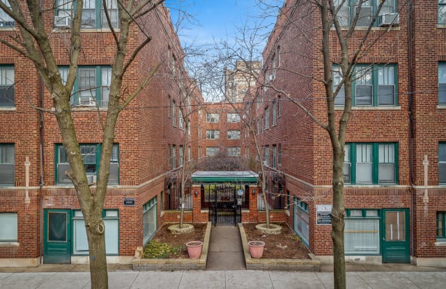 630 38 1 2 W Arlington Chicago Il Apartments For Rent