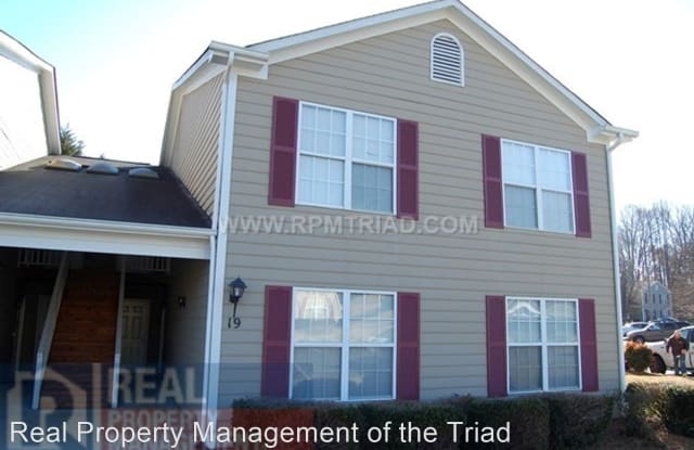 19 D Meadowood Glen Way Greensboro Nc Apartments For Rent