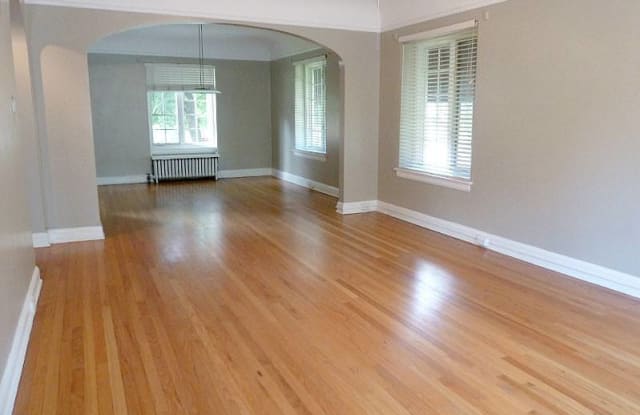 The Bentley Denver Co Apartments For Rent