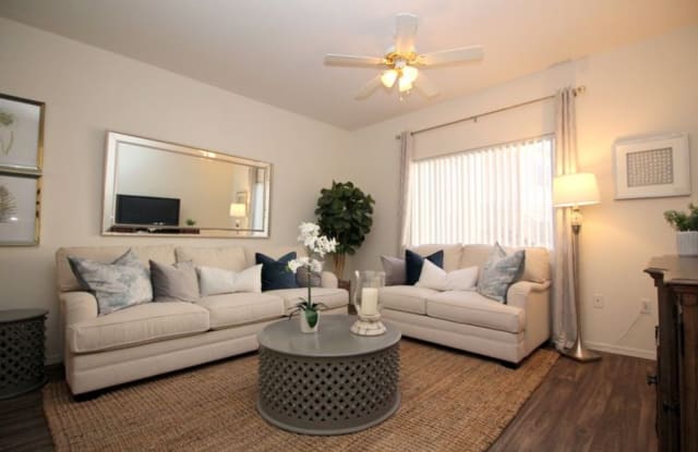 Maravilla Apartments Glendale Az Apartments For Rent