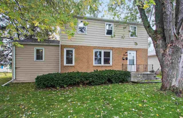 1636 Edison Street Upper Green Bay Wi Apartments For Rent