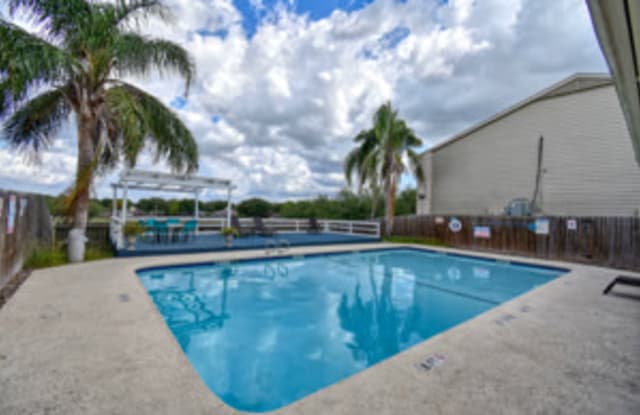 Wood River Apartments Corpus Christi Tx Apartments For Rent