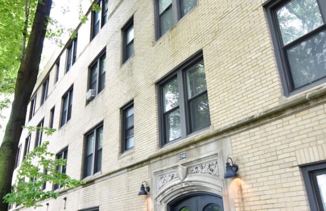 2240 West Granville Avenue Chicago Il Apartments For Rent