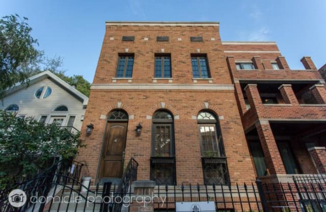 2335 Southport Chicago Il Apartments For Rent