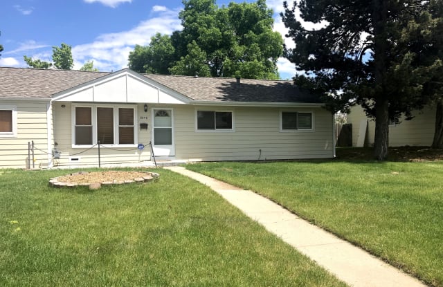 3346 S Grape St Denver Co Apartments For Rent