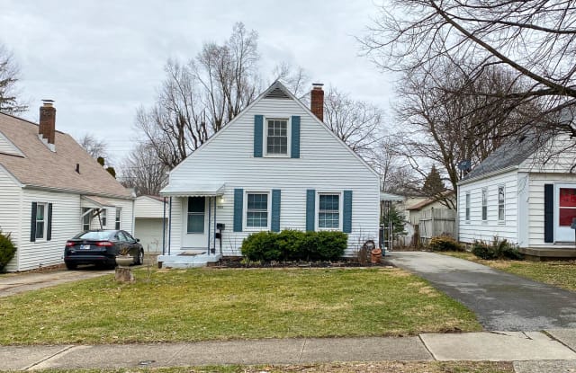 4532 Stratford Ave Indianapolis In Apartments For Rent