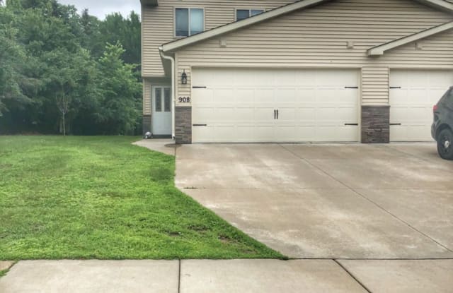 908 Dorbe Street Eau Claire Wi Apartments For Rent