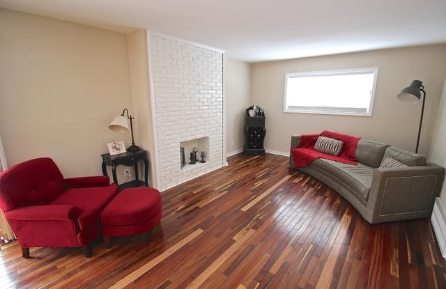 Warwick Gardens 3926 3934 Warwick Kansas City Mo Apartments For Rent