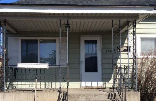1705 1 2 Adams Ave La Grande Or Apartments For Rent