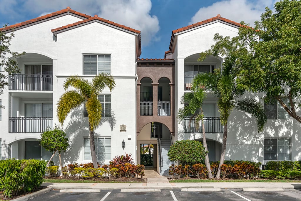 Modern Apartments Near Miramar Marine Base with Modern Garage