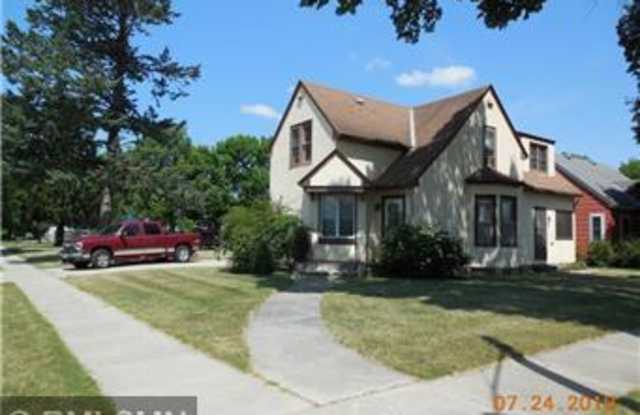 202 N Armstrong Avenue Litchfield Mn Apartments For Rent