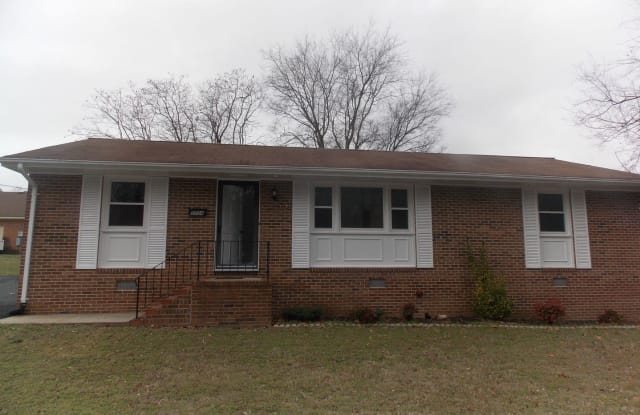 3704 Hemlock Avenue Colonial Heights Va Apartments For Rent