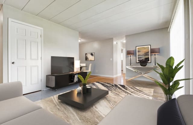 5852 Pameleen Ct Apt 2