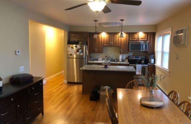 902 Tulip St 2 Liverpool Ny Apartments For Rent