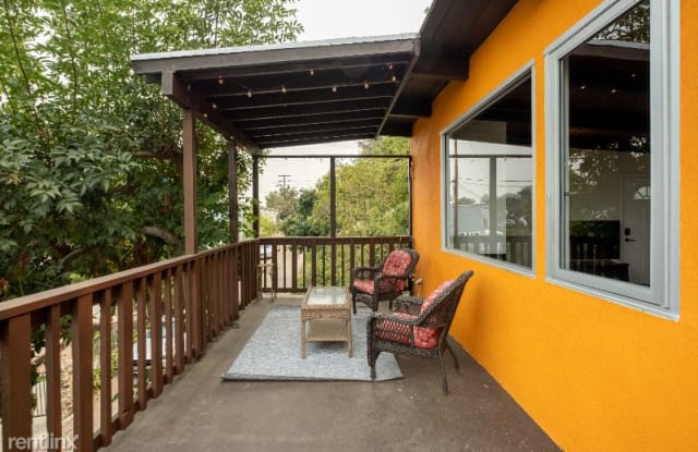 7326 Pacific View Dr Los Angeles Ca Apartments For Rent