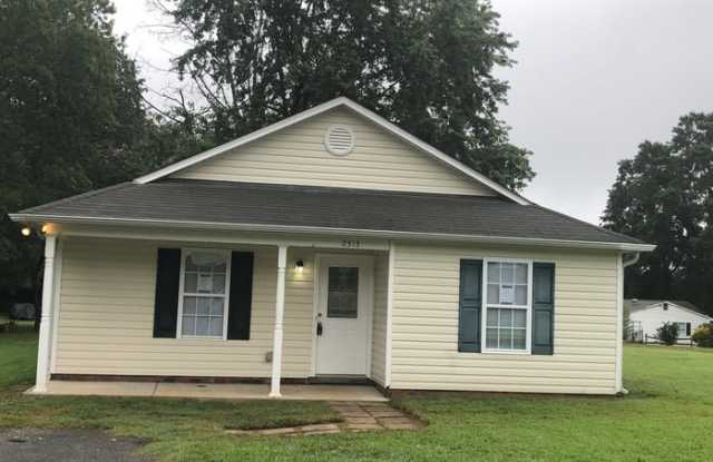 2313 Mullins Street Winston Salem Nc Apartments For Rent