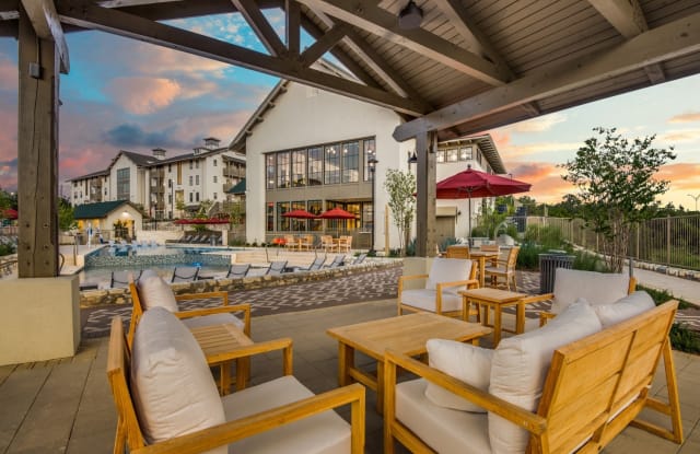 The Vecina Apartments San Antonio Tx Apartments For Rent
