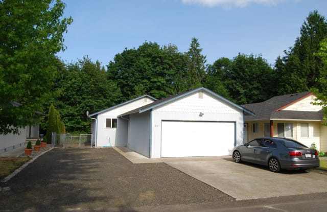 1227 Sherman Ave Port Orchard Wa Apartments For Rent
