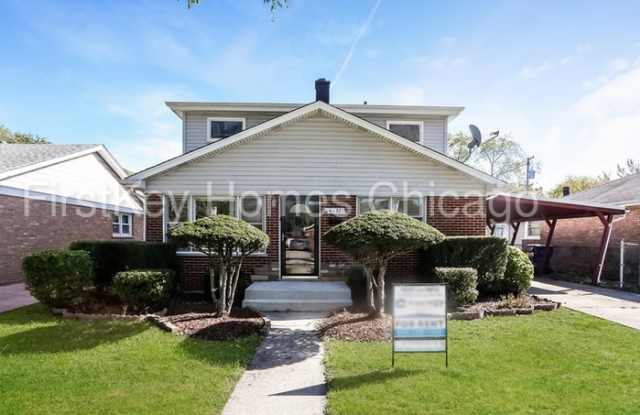 8837 Sproat Avenue Oak Lawn Il Apartments For Rent