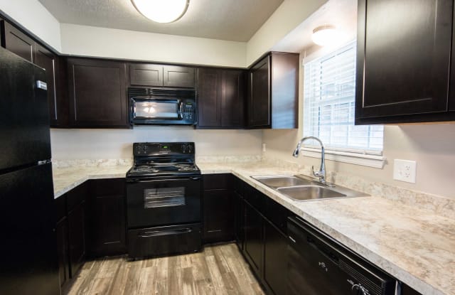 Forest Creek Apartments 7201 Nw 122nd St Oklahoma City Ok 73142 Rentalhousingdeals Com