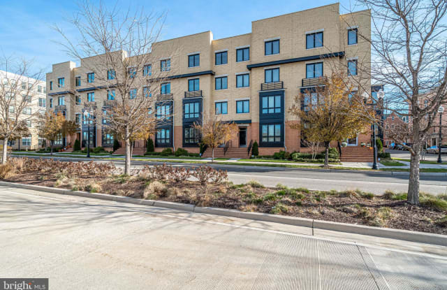 2405 Richmond Highway Alexandria Va Apartments For Rent