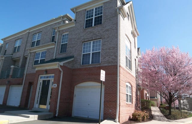 12170 Abington Hall Place Reston Va Apartments For Rent