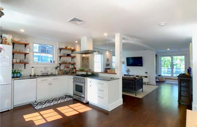 495 Spring Street Newport Ri Apartments For Rent