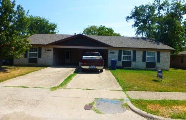 306 Evelyn Drive Garland Tx Apartments For Rent