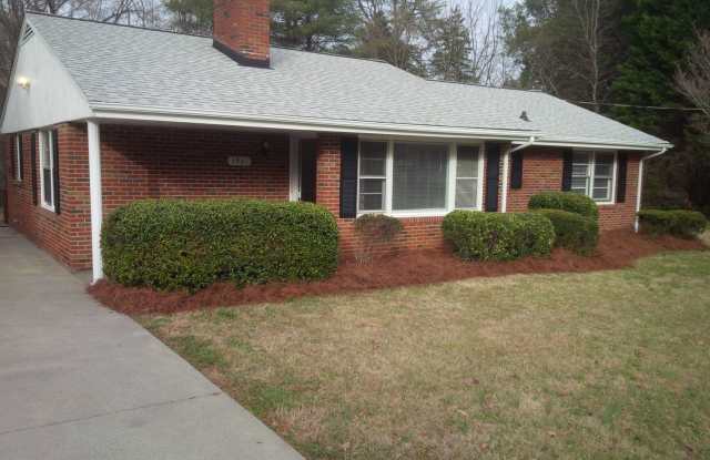 3961 Avera Avenue Winston Salem Nc Apartments For Rent