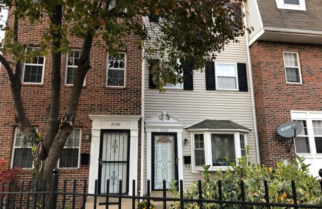 2100 Young Street Se Washington Dc Apartments For Rent