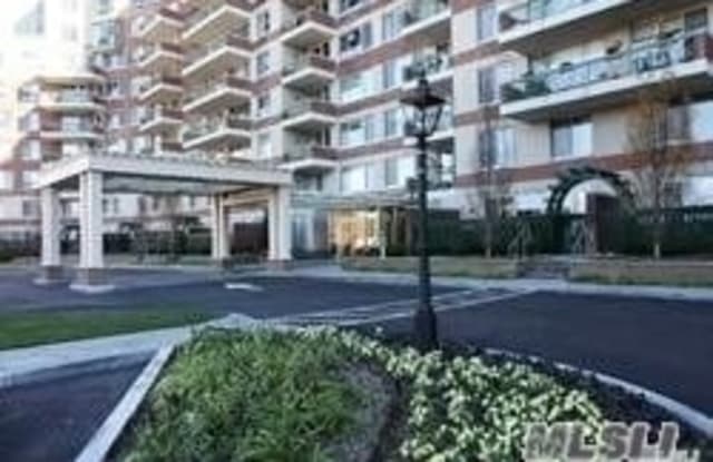 100 Hilton Ave Garden City Ny Apartments For Rent