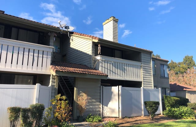 73 Town And Country Rd