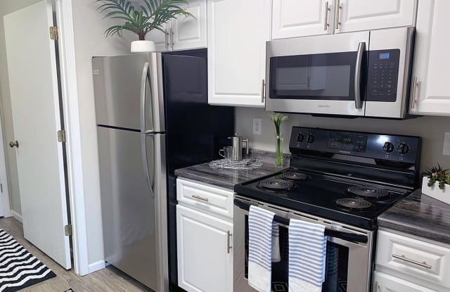 Emory Lakes Luxury Apartments Topeka Ks Apartments For Rent