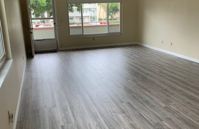 2072 Australia Way W Apt 40 Pinellas County Fl Apartments For Rent