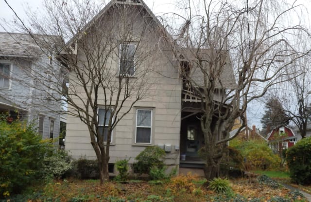 33 N Hellertown Avenue Quakertown Pa Apartments For Rent