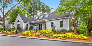4757 Roswell Rd Atlanta Ga 30342 Townhouse For Rent In Atlanta Ga Apartments Com