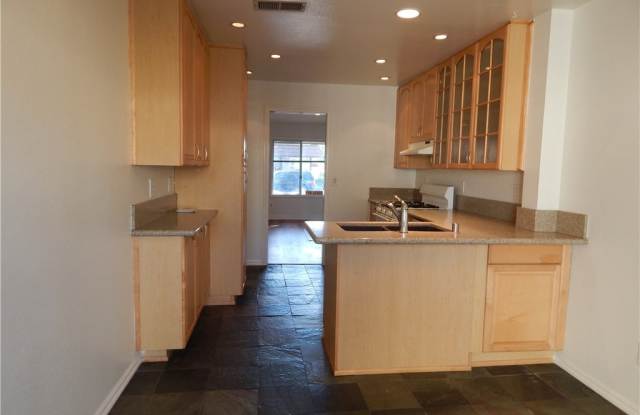 2785 W Parkdale Drive Anaheim Ca Apartments For Rent