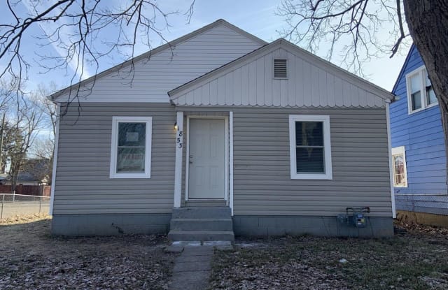 1853 Medford Ave Indianapolis In Apartments For Rent